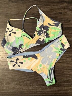 Roxy Floral Bikini Set in Green, Yellow, Light Blue, Navy L/M